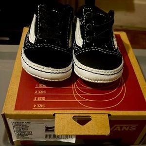 Vans old skool crib shoes for baby size 2c